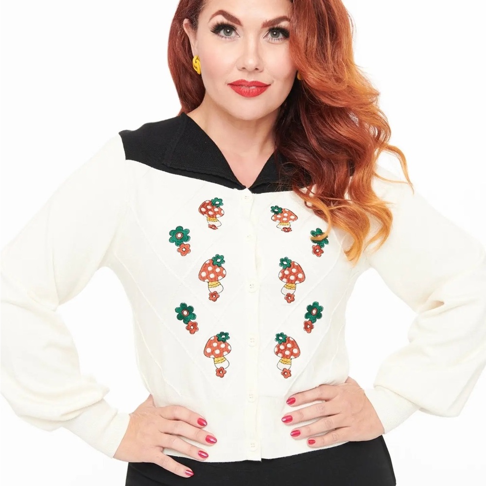 Smak Parlor 1960s Cream Cardigan with Mushroom and Flower Embroidery